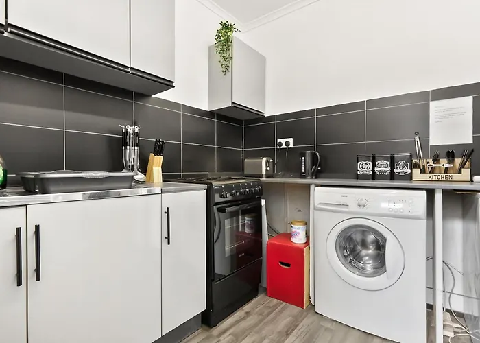 Perfectly Located, Cozy Double Room In City Of London