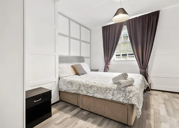 Perfectly Located, Cozy Double Room In City Of London