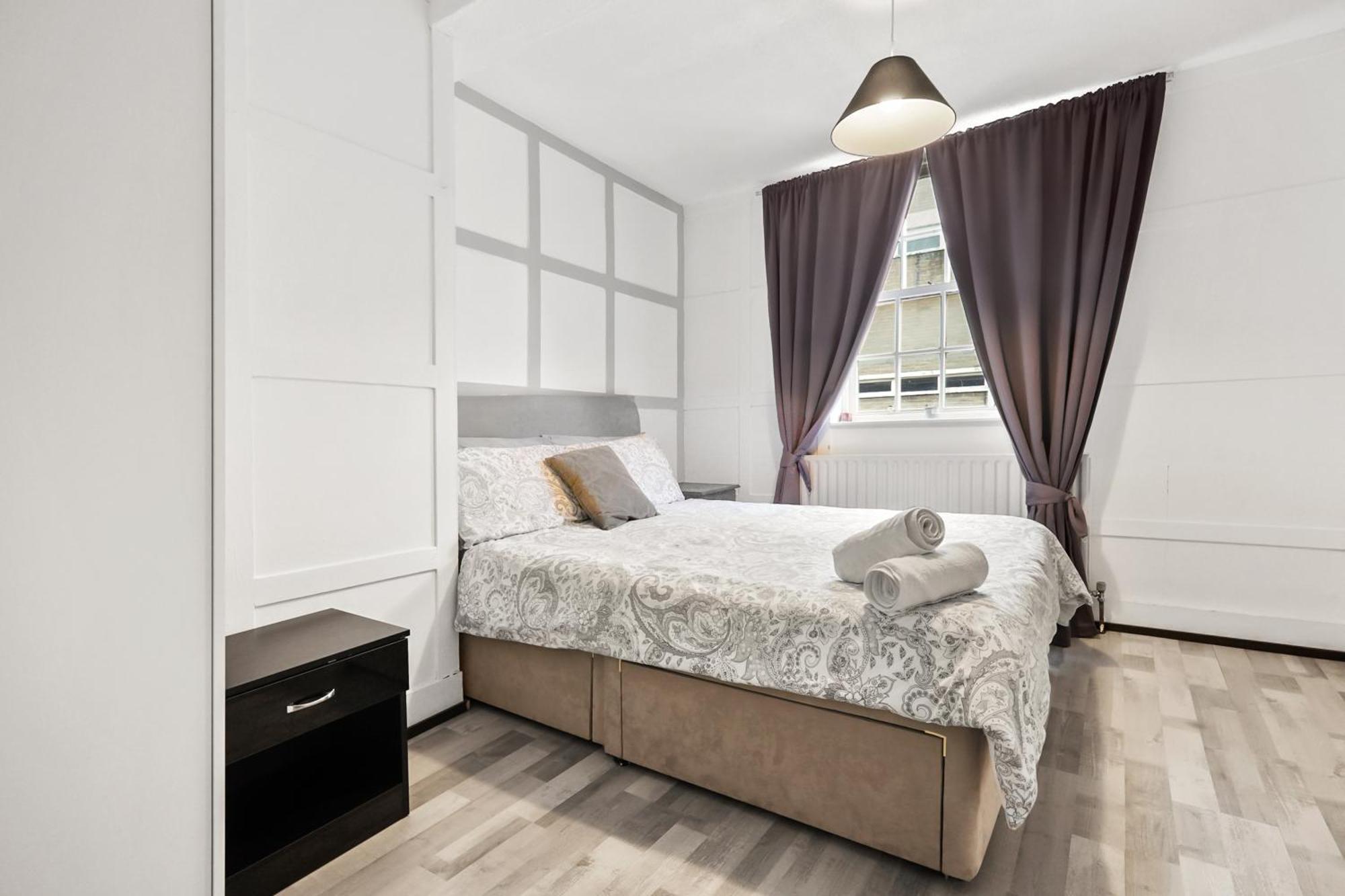 Perfectly Located, Cozy Double In Of * London
